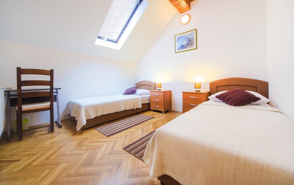 Apartment Bastaja Слуни Экстерьер фото