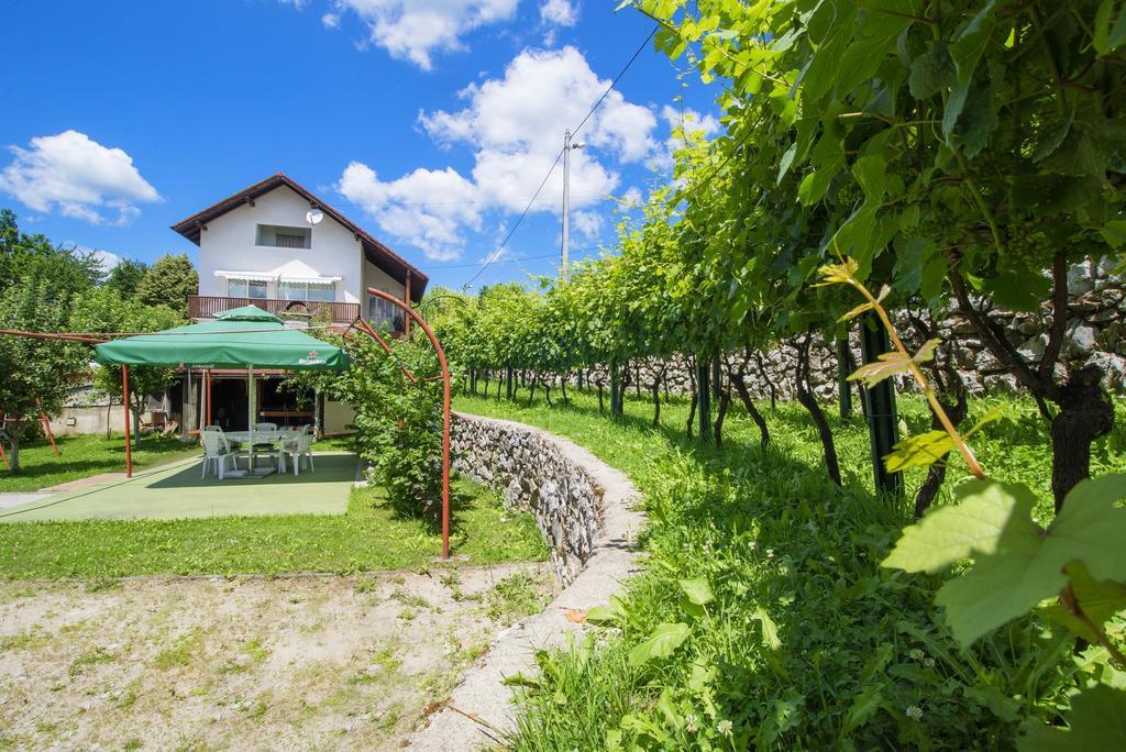 Apartment Bastaja Слуни Экстерьер фото